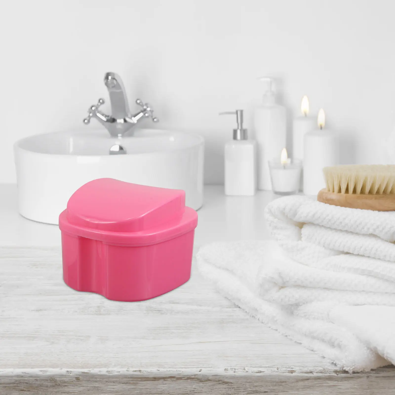 

Набор из 8 органайзеров для зубных протезов с чистящей щеткой для защиты фиксаторов и искусственных зубов, а также для ежедневного ухода за полостью рта