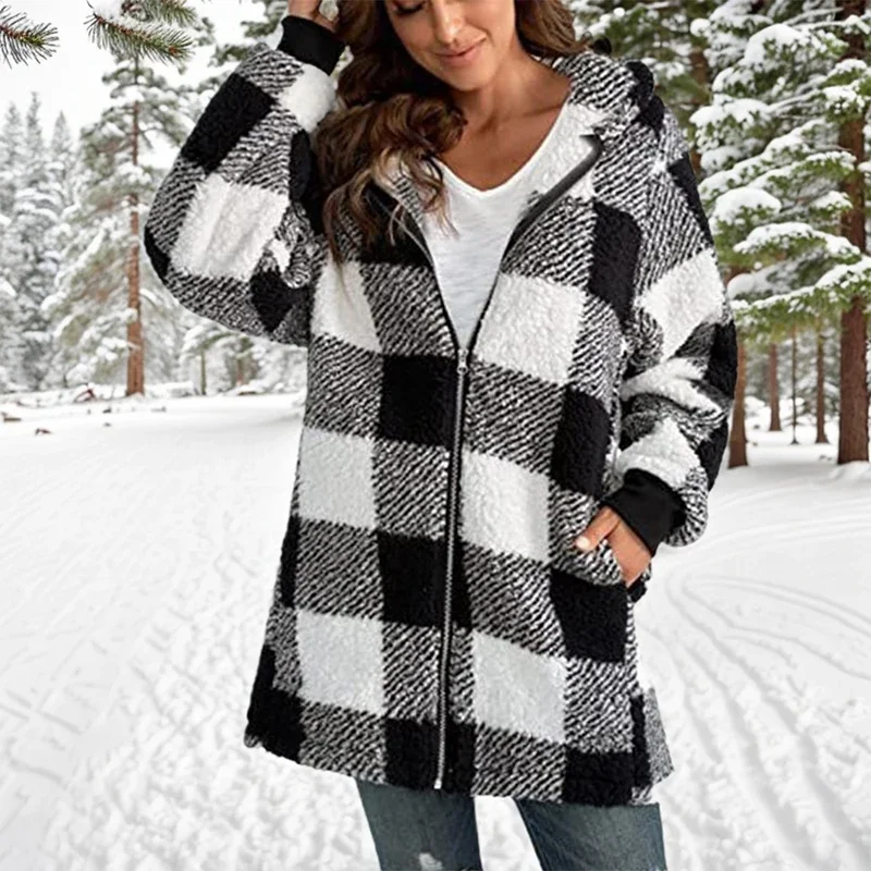 2024 Loose Women's Long Sleeved Plush Jackets Plaid Hooded Zipper With Pocket Jacket Cold Resistance Woman Striped New Clothes