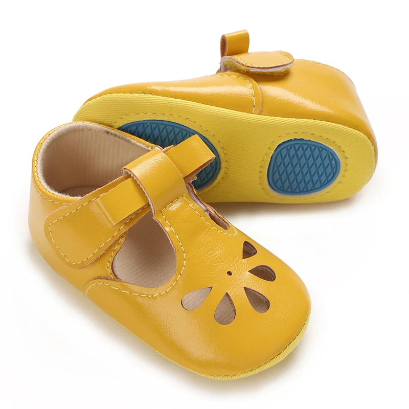 Nieuwe Uitgeholde Pasgeboren Wandelschoenen Zacht Leer Ademend En Antislip Sandalen Voor Vrouwelijke Baby 'S