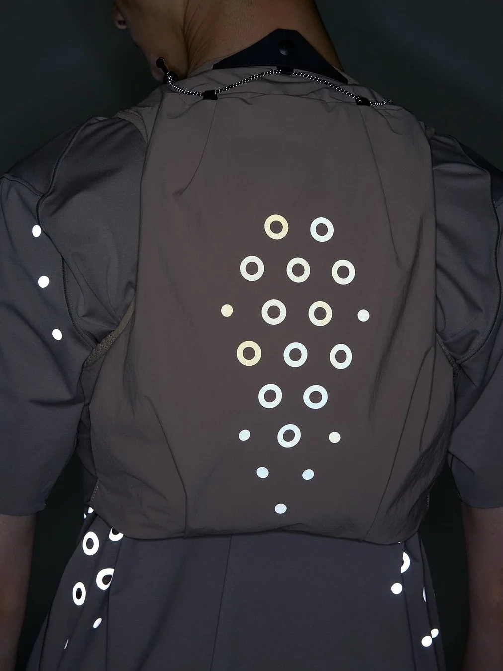 Легкий сетчатый жилет для бега – обзор и цена Running Gear Design