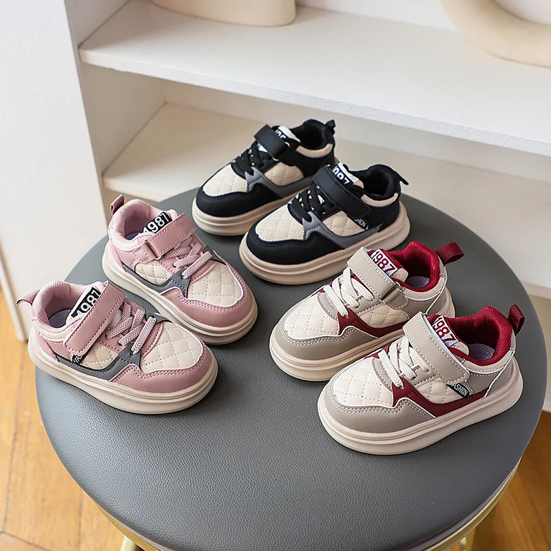 

New Children's Barefoot Sports Shoes Baby Sports Shoes Leisure Thick Bottom Shoes Suitable for Parks Schools
