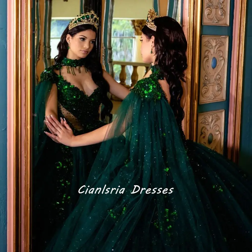 Cintas De un hombro De color verde esmeralda, vestido De quinceañera De ilusión, vestido De baile, flores De cristal, lentejuelas, cuentas, Vestidos De XV Años