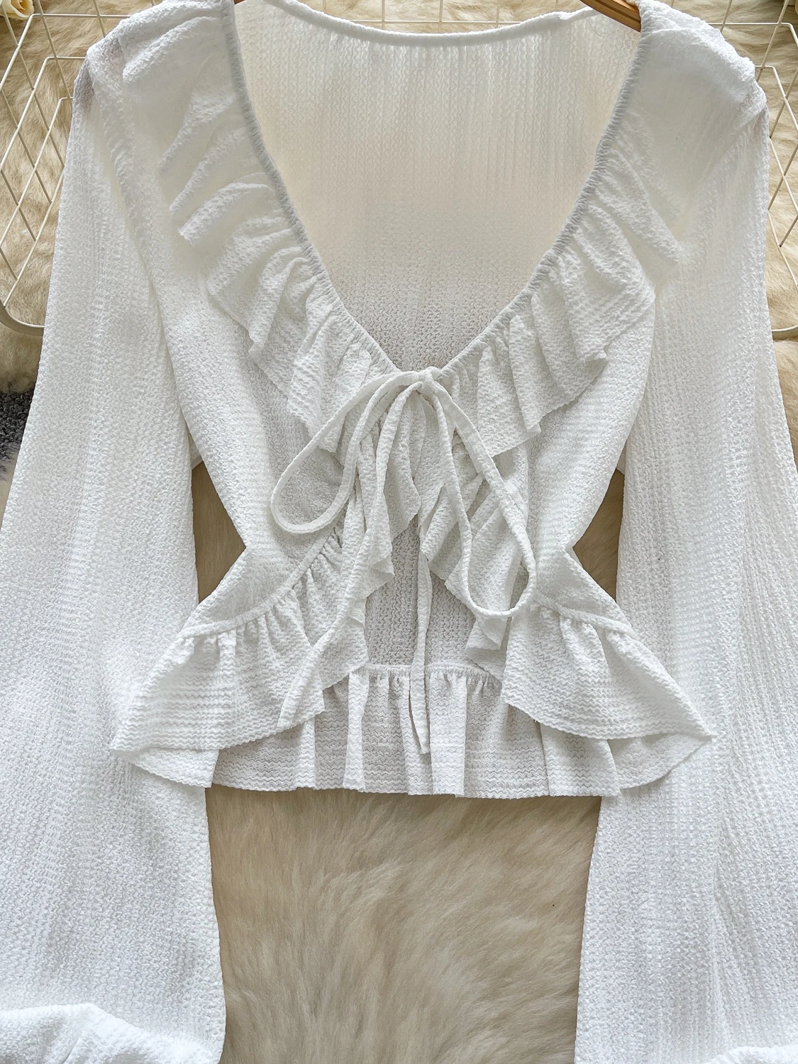 Francuska sukienka z dekoltem w serek, zapinana na guziki, damska, modna, wiosenno-jesienna, luźny krój, oddychająca, poliestrowa, długa sukienka.