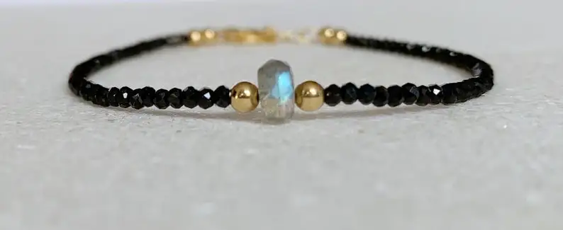 Dainty labradorite bracelet / Gold labradorite bracelet / Labradorite jewellery / Gift for her