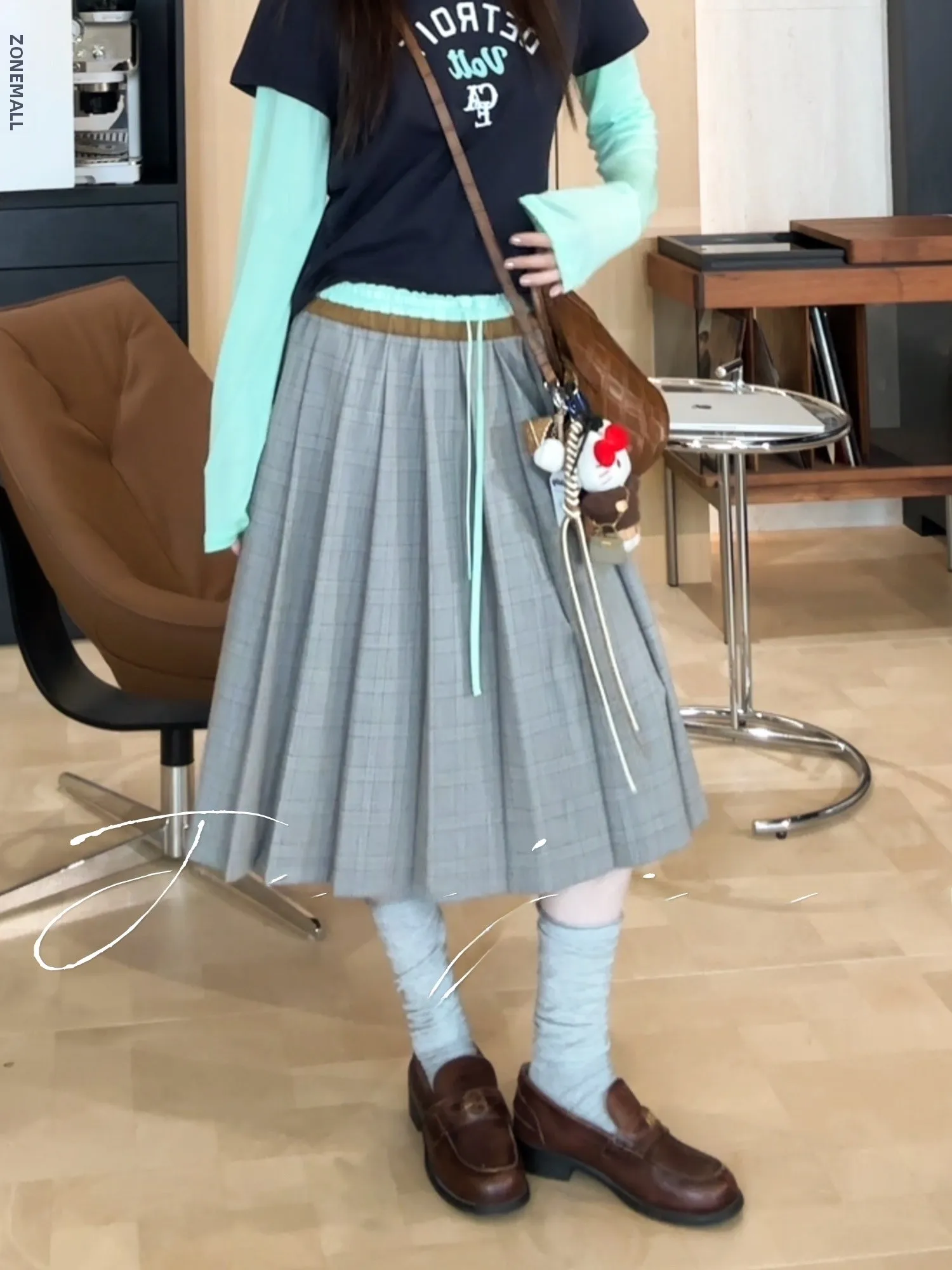 

Элегантная юбка-трапеция Jaajaaa Gentle Opening Spring 2026 с высокой талией, в клетку, с цветовыми блоками, повседневный стиль