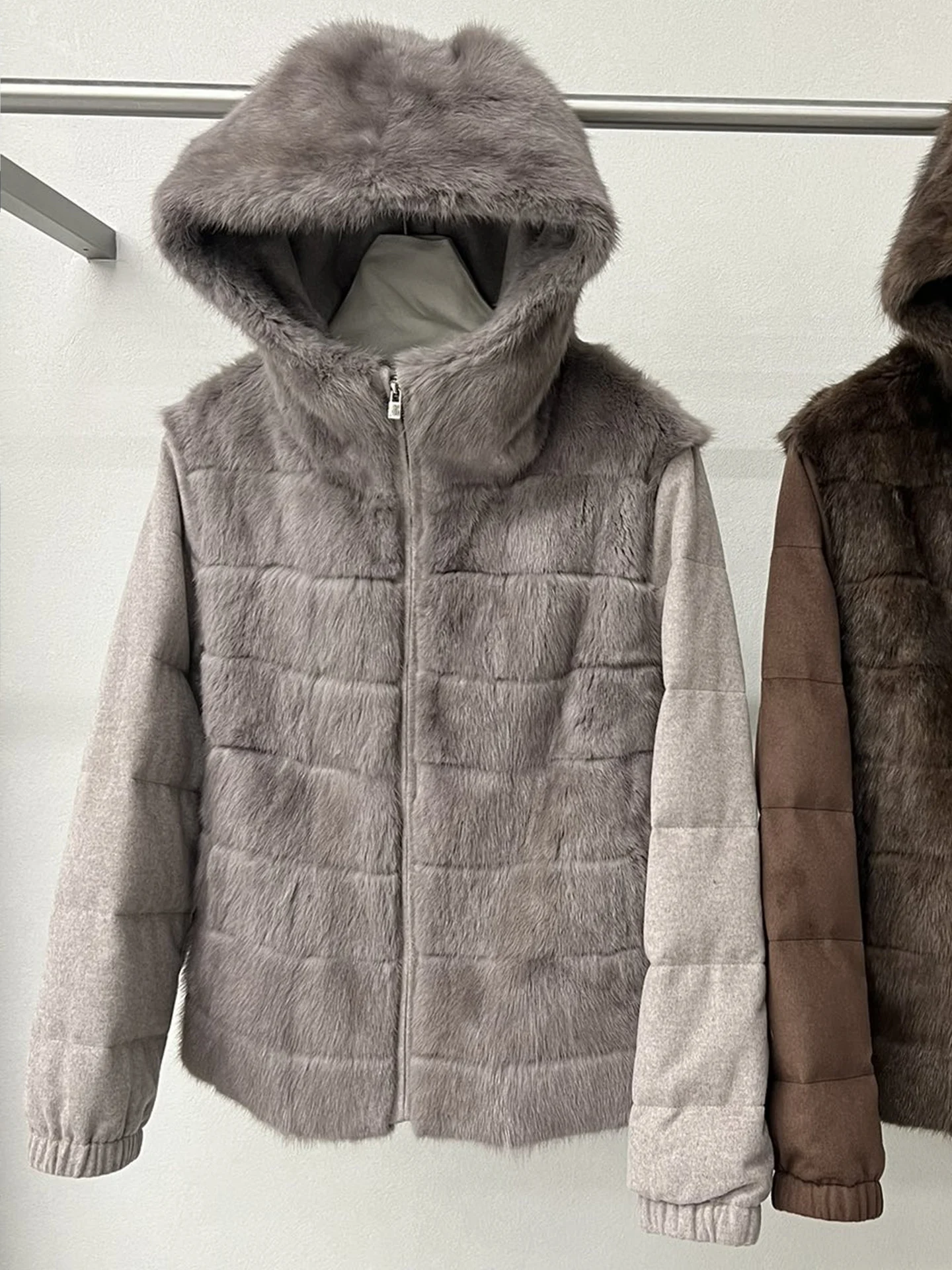 

Autumn/Winter New Style Mink Fur And Silk Wool Patchwork Coat, Casual Hooded Heavy-Duty Luxury Top For Women