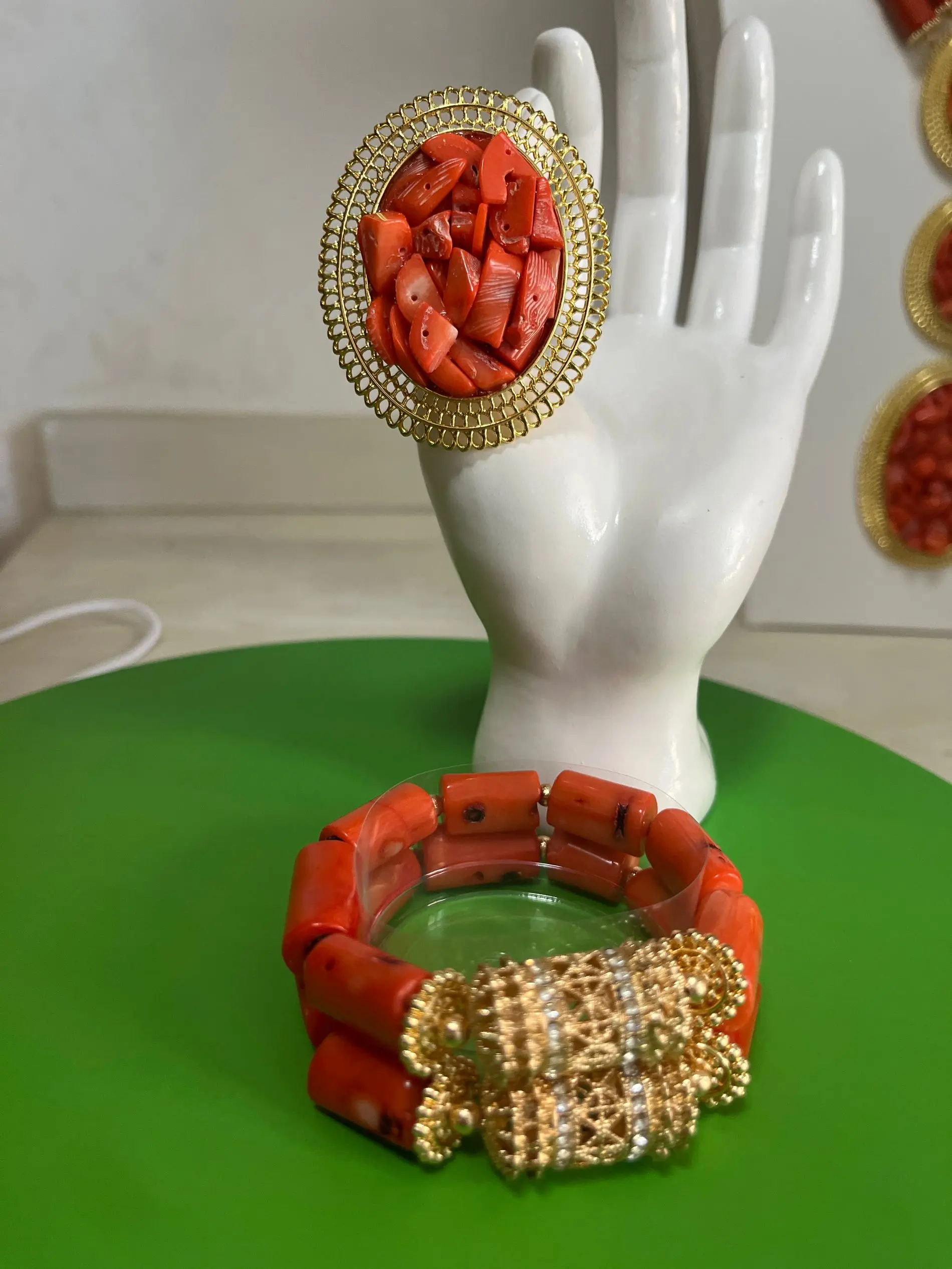 

Натуральные настоящие коралловые бусины, комплект африканских модных свадебных бусин, позолоченное ожерелье, комплект ювелирных изделий