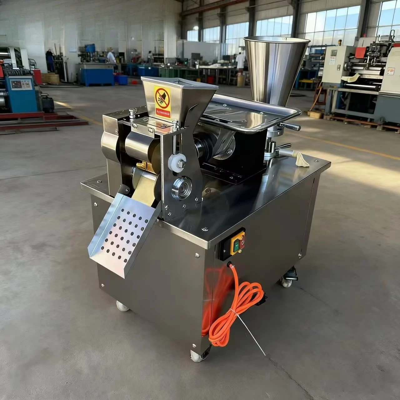 Big wonton empanada making machine Automatic meat pie making machine Dumpling making machine for sale