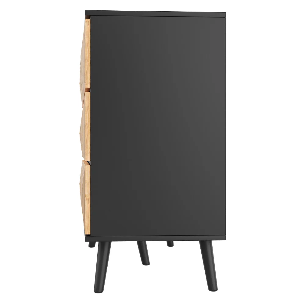 Das Sideboard und die Kommode von PINGGO zeichnen sich durch eine Kombination aus Schwarz- und Naturholztönen sowie durch erhabene Türen aus. – Detail 17