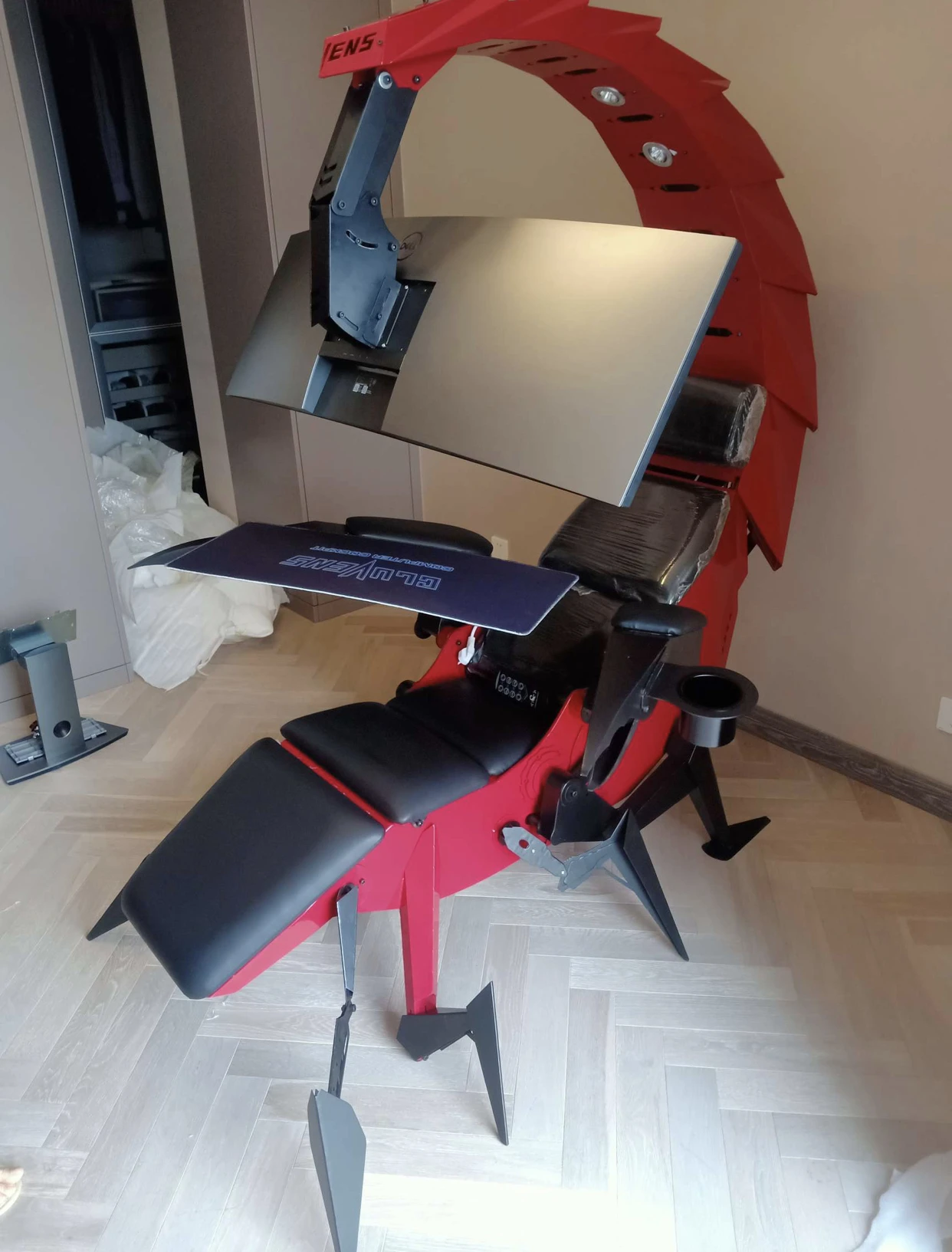 Scorpion E-Sports Gaming Cockpit with Integrated Desk