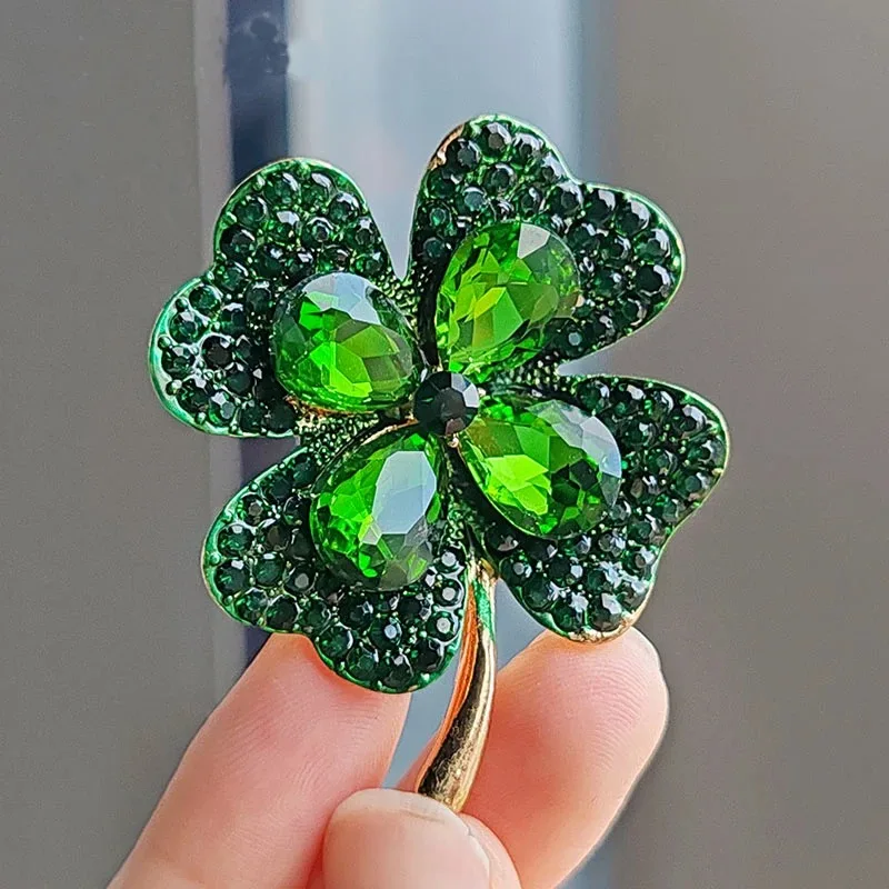 New Green Rhinestone Four-leaf Clover Brooch Women Elegant and Simple Lucky Grass Pin Fixed Clothes Fashion Jewelry Accessories