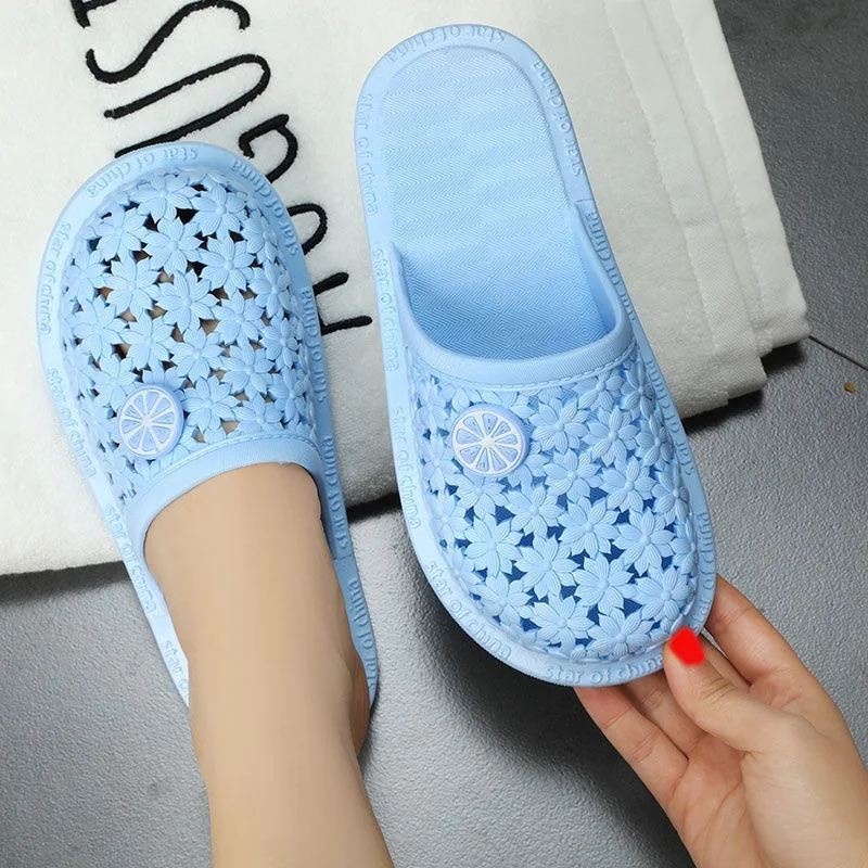 2024 Summer New Hole Sandals Flat Slippers Women\'s Soft Bottom Non-Slip Indoor and Outdoor Casual Bathroom Slippers