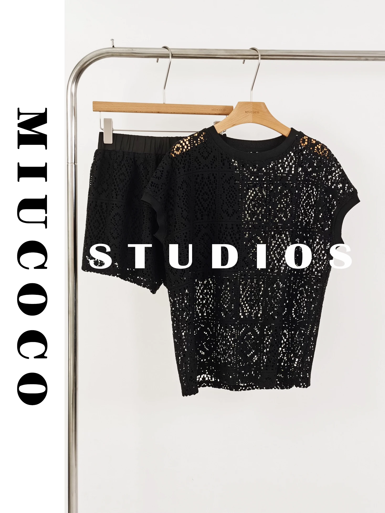 

Элегантный кружевной комплект для женщин: летний топ и шорты, модный ансамбль в стиле знаменитостей, с коротким рукавом и круглым вырезом.