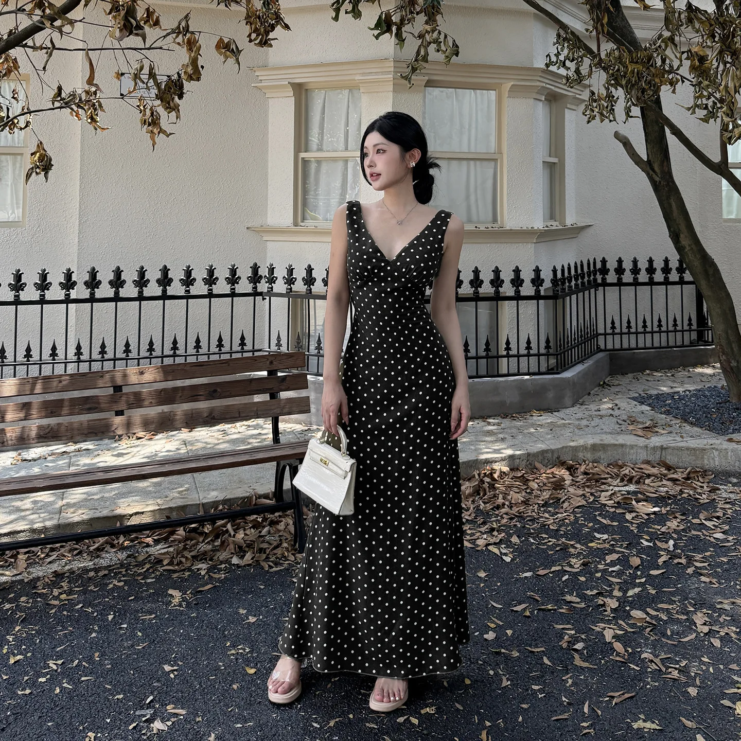 Sukienka midi w kropki w stylu francuskim, zielona, głęboki dekolt w serek, bandażowe detaliki, bez rękawów, czarna szyfonowa sukienka dla kobiet, letnie wakacje, vestidoes