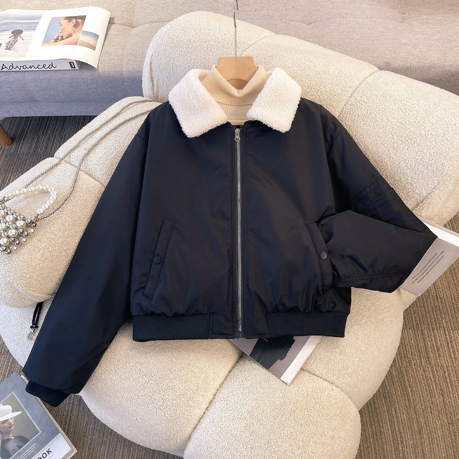 2025 New Fashion Women Cotton Jackets Winter Chic Lamb Wool Spliced Turn Down Collar Warm Outerwear Casual Retro Zipper Coat