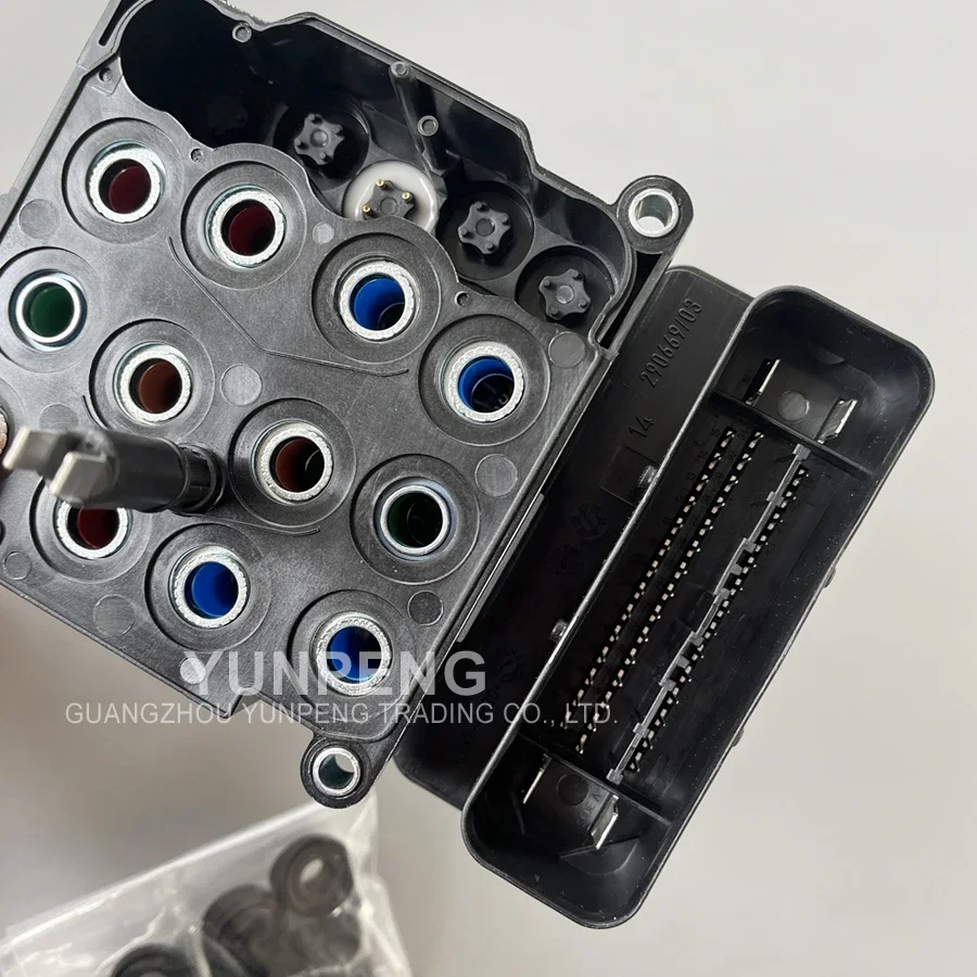 68049852AB وحدة نظام الفرامل المضادة للقفل ABS الأصلية لسيارة جيب رانجلر 2009