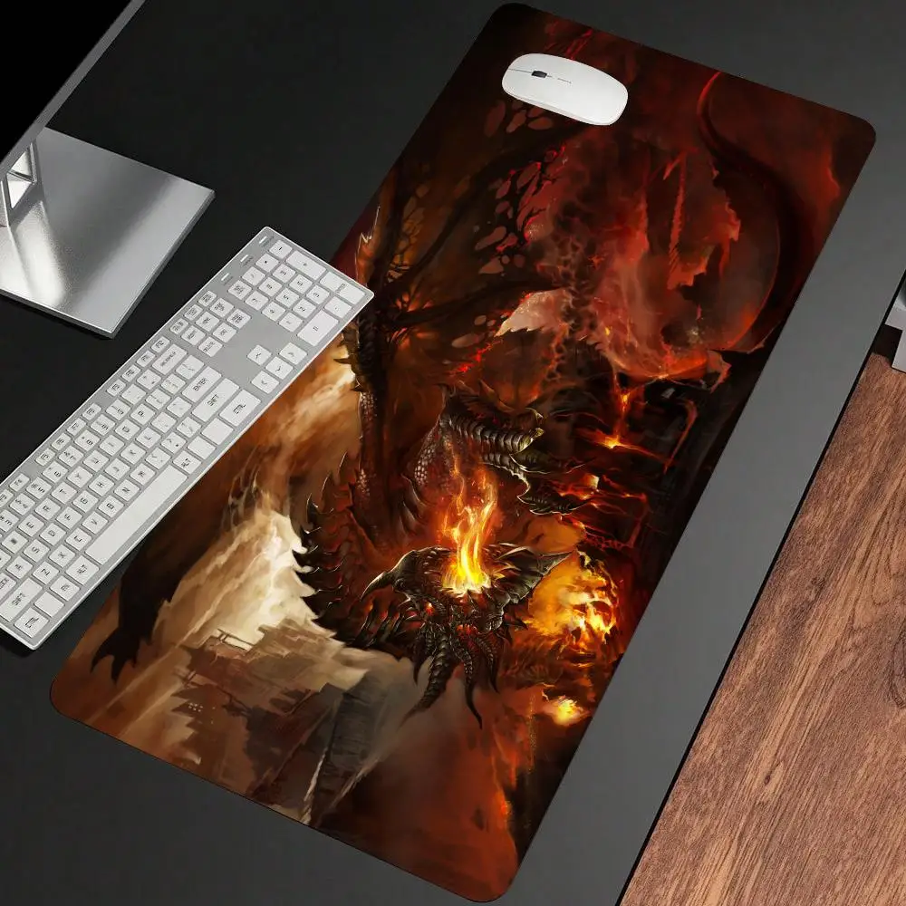 แผ่นรองเมาส์ลายมังกรยักษ์พ่นไฟวิเศษ แผ่นรองโต๊ะ XXL แผ่นรองเล่นเกม อุปกรณ์เสริมสำหรับคอมพิวเตอร์ แผ่นรองคีย์บอร์ด ยางกันลื่น