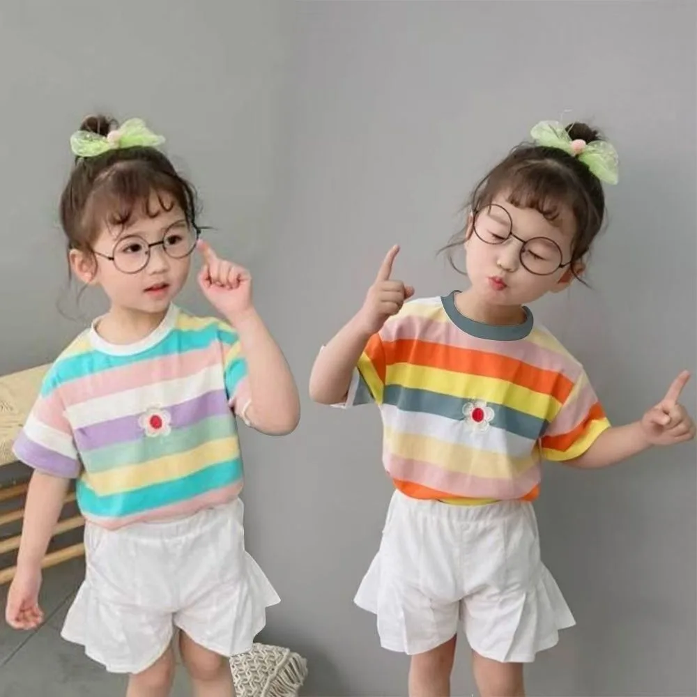 

2025 New Style Girls Summer T-shirt Sweet Daisy Rainbow Striped Short Sleeved Baby Half Sleeved Korean Kids Round Neck T-shirts