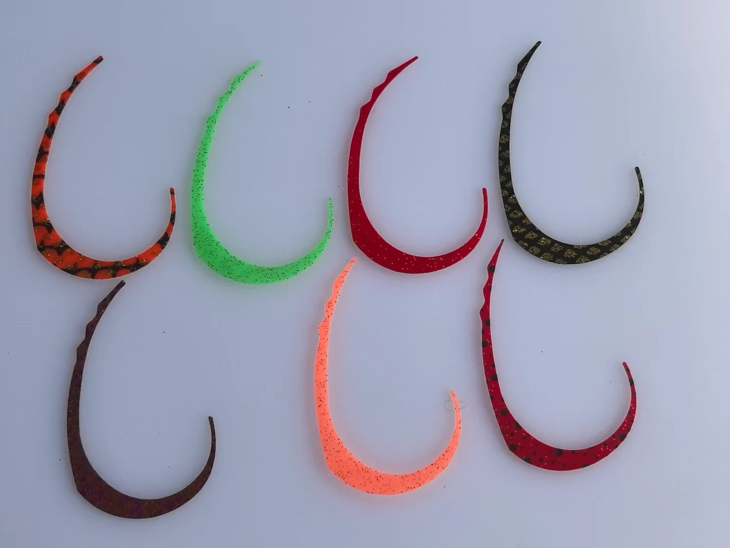 100PCS Multiple Color Luminous Silicone Streamer Spinnerbait Buzzbait Rubber Jig Lures Material Silicone Squid Skirts