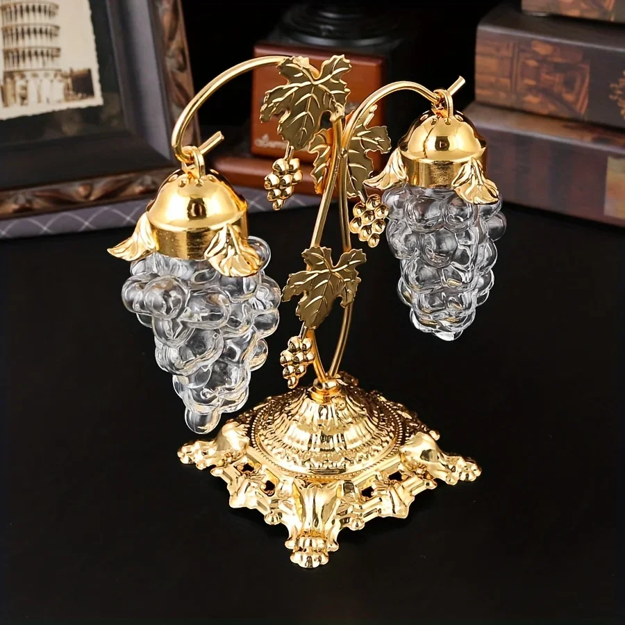 Vintage Gilt Grape-Shaped Spice Shaker Kitchens Accessories Kitchen Countertop Pepper Salt Spice Jar Storage Rack Ornament Gifts