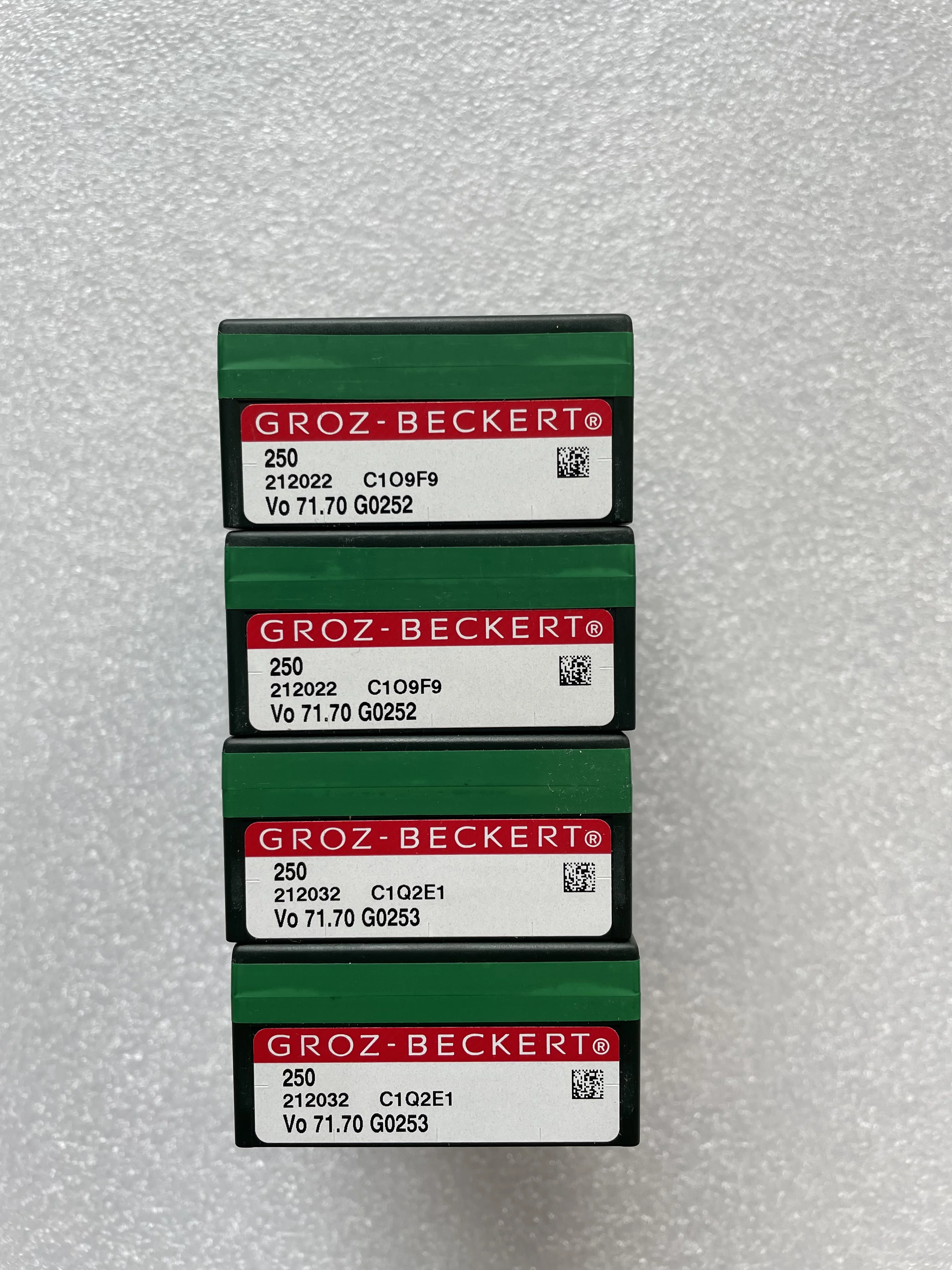 Машинка для изготовления носков Lonati GL544S GL615F, иглы GROZ vo.71. 70 G0252 vo.71. 70 G0253