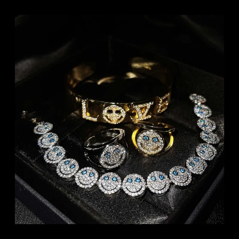 Mode Veelzijdige Armband Glimlach Volledige Diamond Smiley Gezicht Open Ring Niche Persoonlijkheid Micro Set Armband Liefde Armband Vrouwen