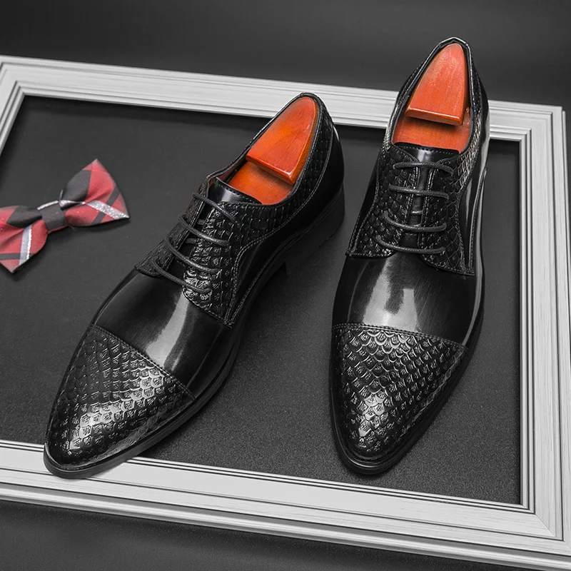 Hot Sale Brogue Leather Shoes Men Big Size 48 Pointed Formal Shoe Man Lace-Up Business Dress Shoe Men Oxford zapatos de vestir