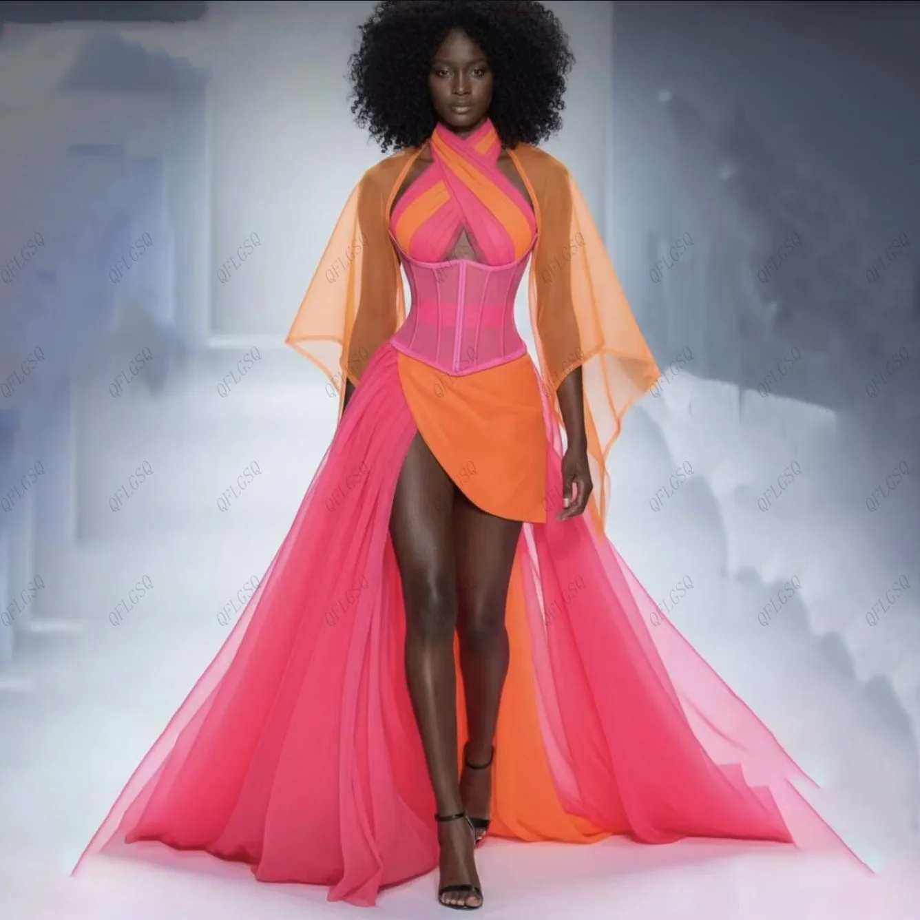 2色展開 チュール素材 レディース パーティードレス ホルターネック ピンク オレンジ ティアード プロムガウン 豪華 カスタムメイド フリル付き マキシ丈ドレス ノースリーブ