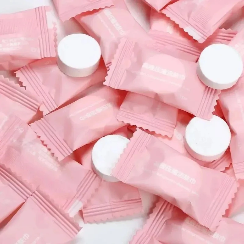 50枚入り 圧縮タオル 使い捨て 化粧用コットン クレンジング 敏感肌用 旅行用 圧縮バッグパック ソフト ポータブル 旅行用