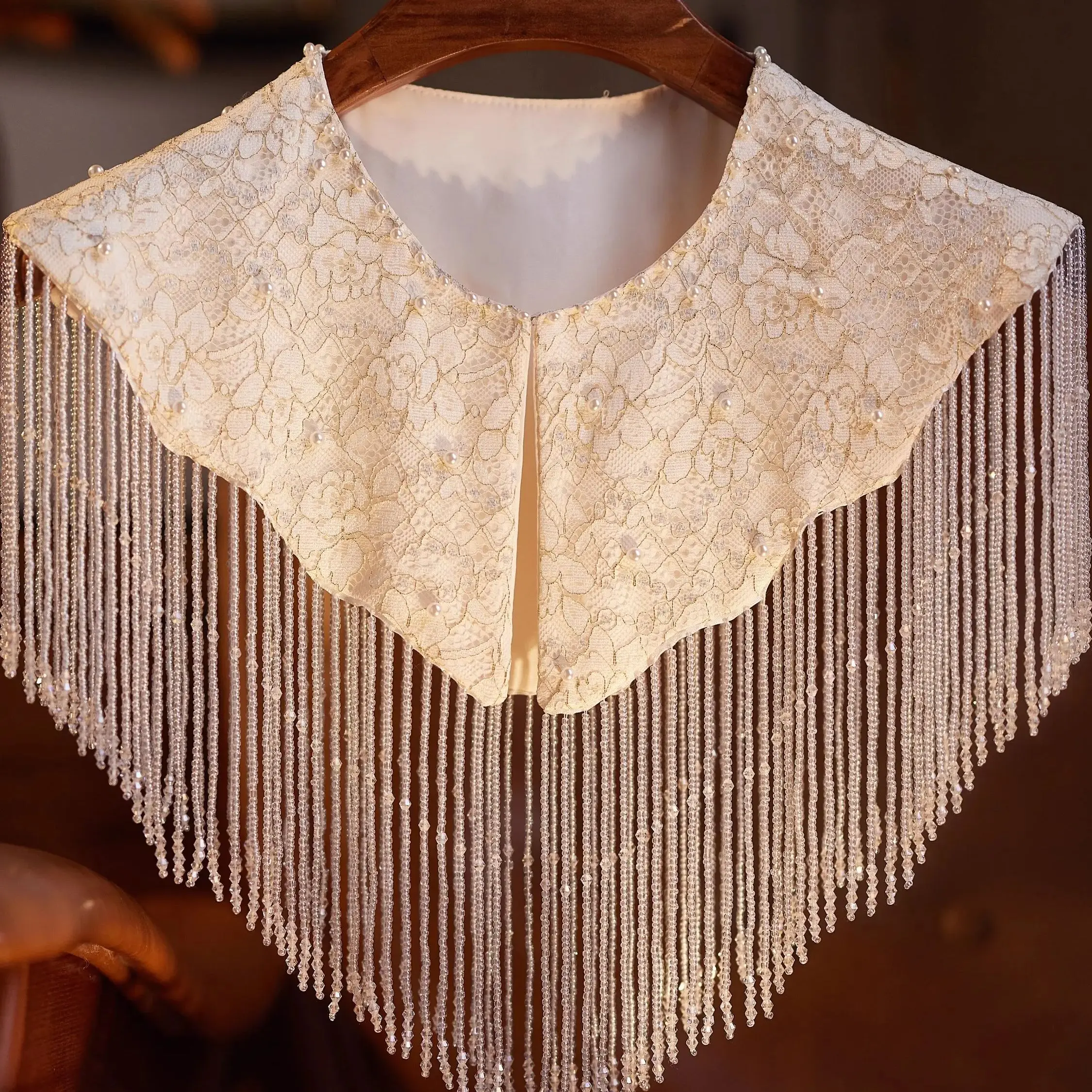 

Женский винтажный кружевной плащ из пашмины с жемчугом и бисером, женский китайский национальный показ, зимняя шаль, плащ R3156