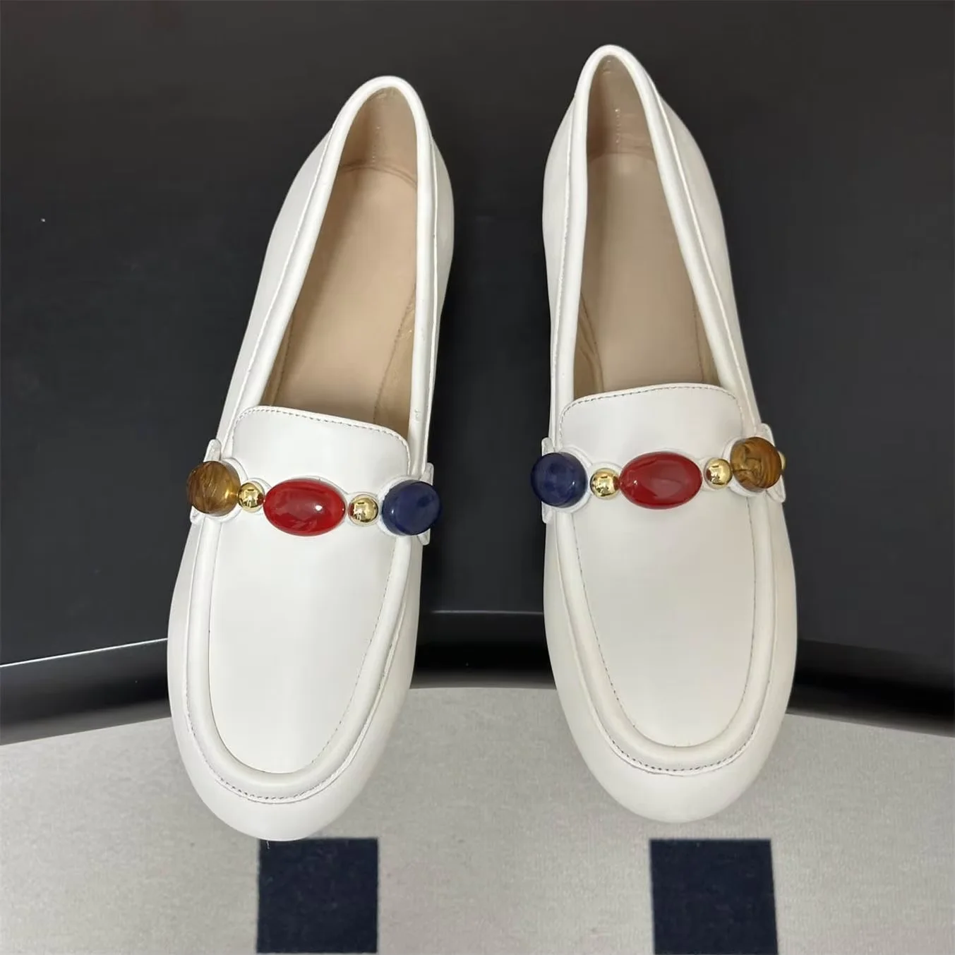 Autumn New Leather Flat Loafers Shoes Women Round Toe String Bead Holiday Flat Shoes Casual Party Vacation Walking Shoes Women