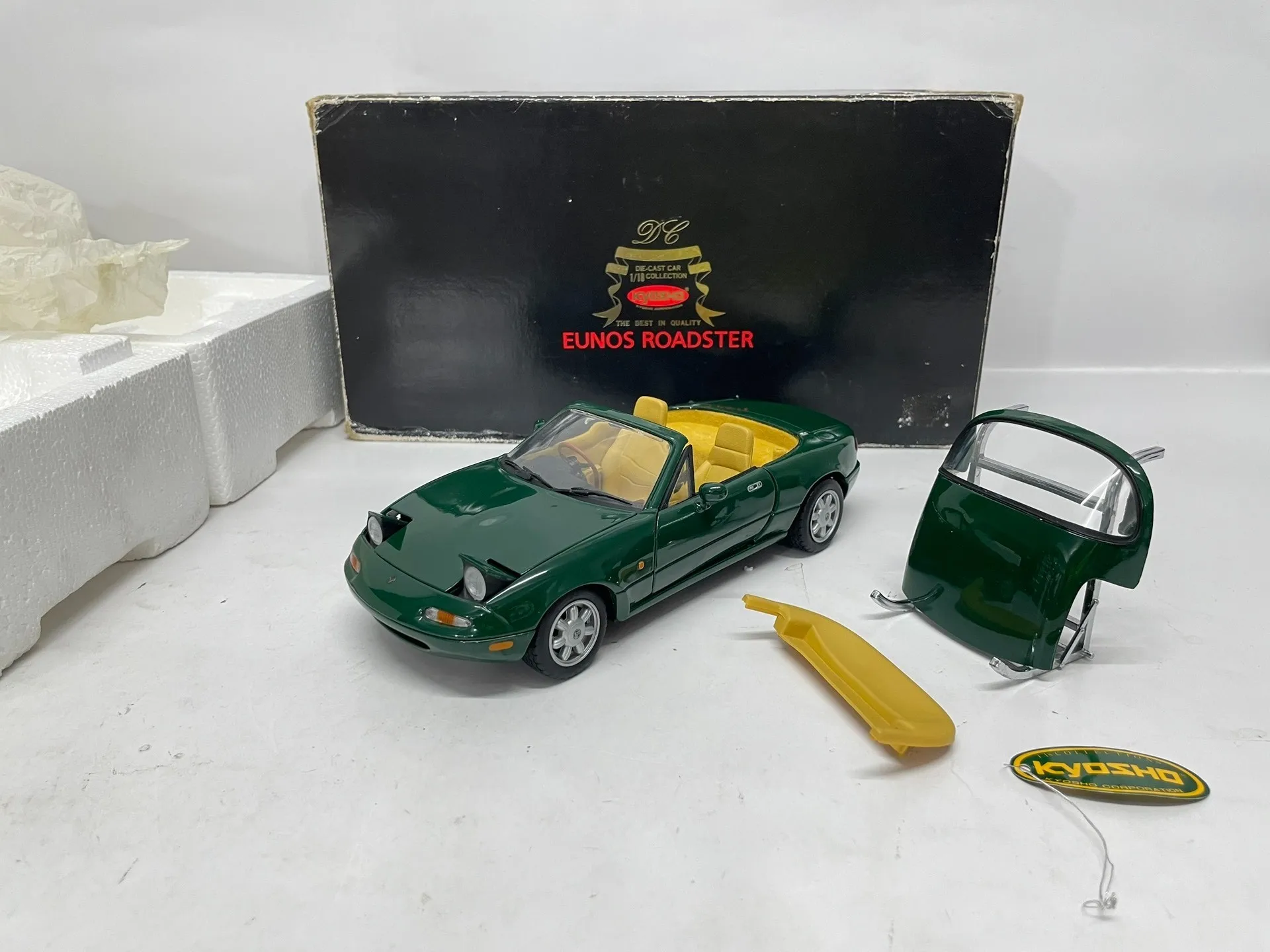 

KYOSHO 1:18 Miata MX5 MK-1 Green Simulation Limited Edition All Open Alloy Metal Static Car Model Toy Gift