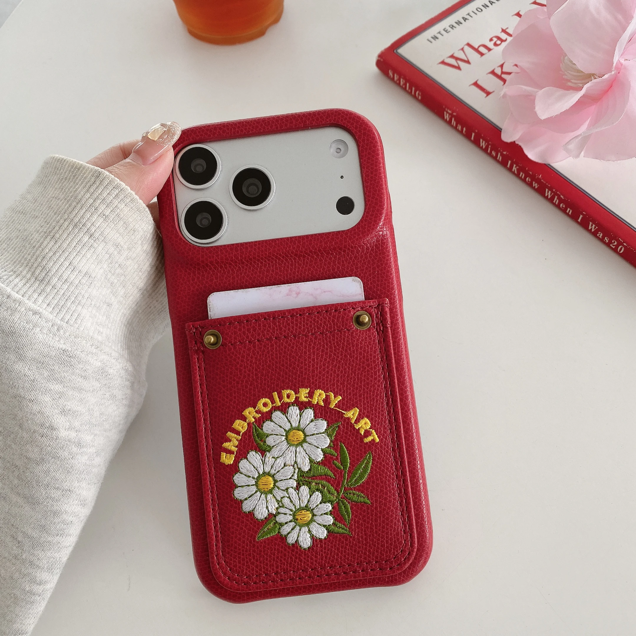 Für iPhone 17 PU-Leder Handyhülle mit Kartenfach, Stickerei, Einfaches Halbumwickeltes Design für iPhone 16 Pro 15 14 13 Stoßfest
