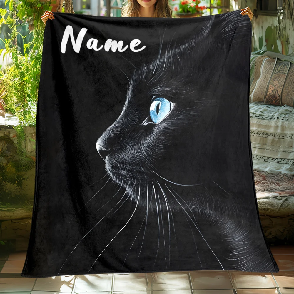 Couverture en flanelle de chat noir personnalisable, style de charme de nom personnalisé, thème fantastique, résistante aux déchirures, tricotée toutes saisons