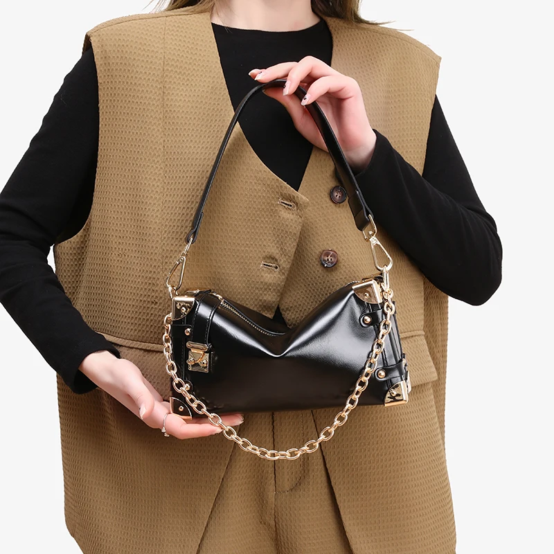 

2025 Fashion New Women's Spring Summer Handbag Vintage Texture Solid Color Square Soft Box Pillow Bag Small Square Chest Bag