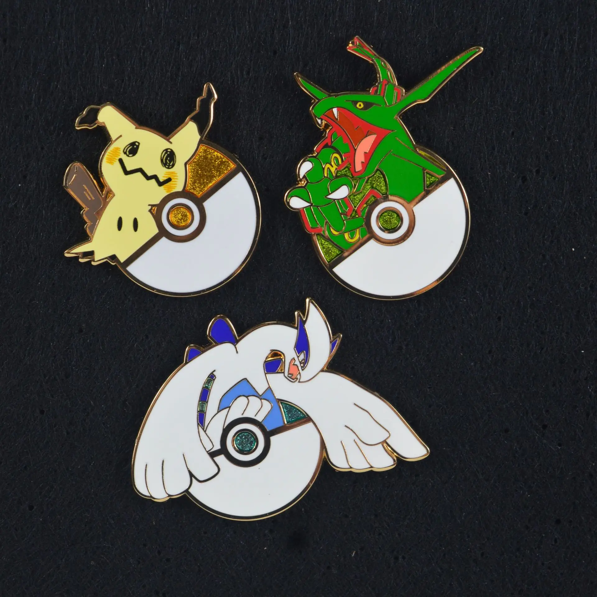 Lugia Rayquaza Mimikyu Mewtwo Abzeichen Anime-Legende Monster-Pins Spiel-Anhänger Broschen für Rucksack Kleidung Revers ACG Cosplay Spielzeug – Detail 2