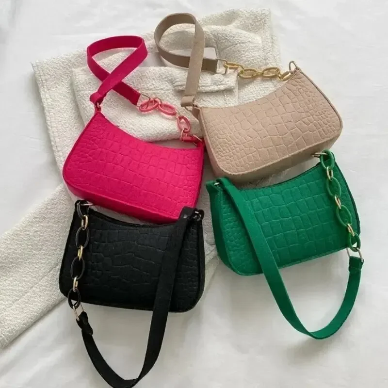 

Popular Retro Gentle Temperament Small Square Bag 2024 Autumn Shoulder Handheld Fashion Casual Yankee Underarm Small Square Bag
