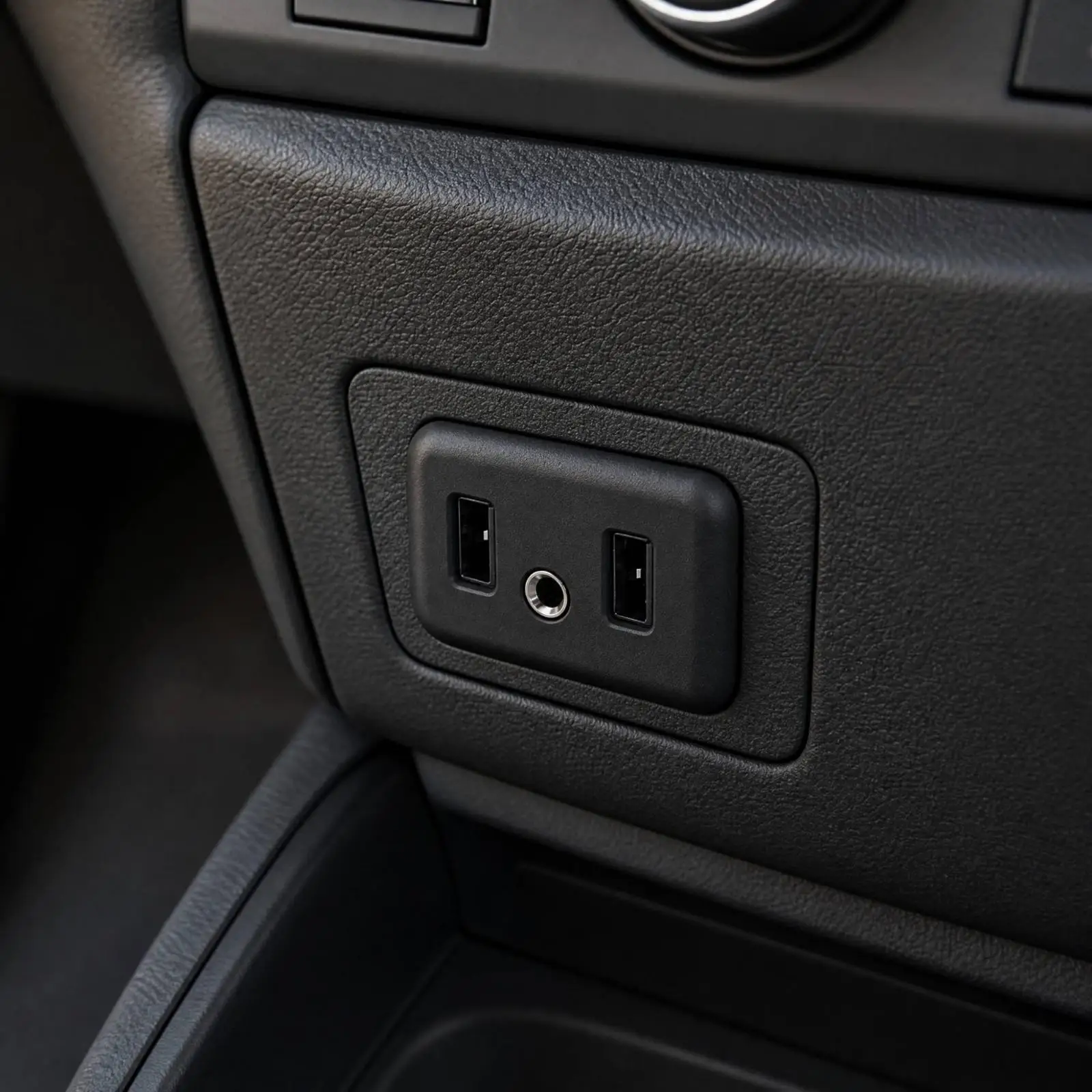 Vehicle Console Power Outlet Compact Vehicle Console USB and 12V Socket Module for Everyday Driving