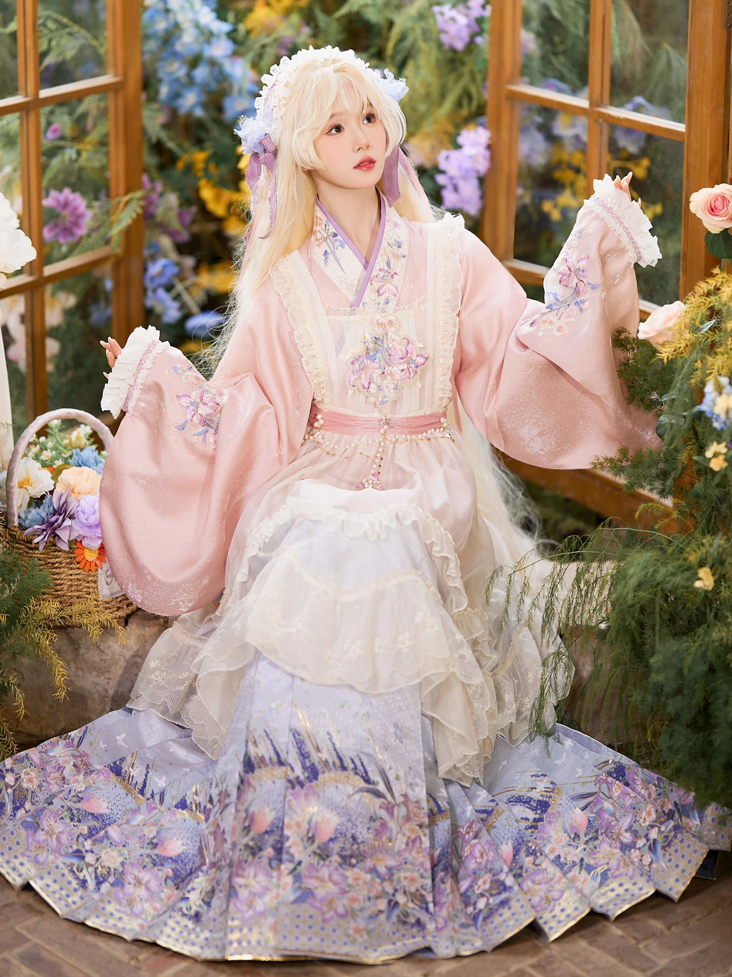 Original Design Hanfu Set with Paired Sleeves And  Tail Skirt Traditional Chinese Style Women's Clothing Floral Fairy Tale