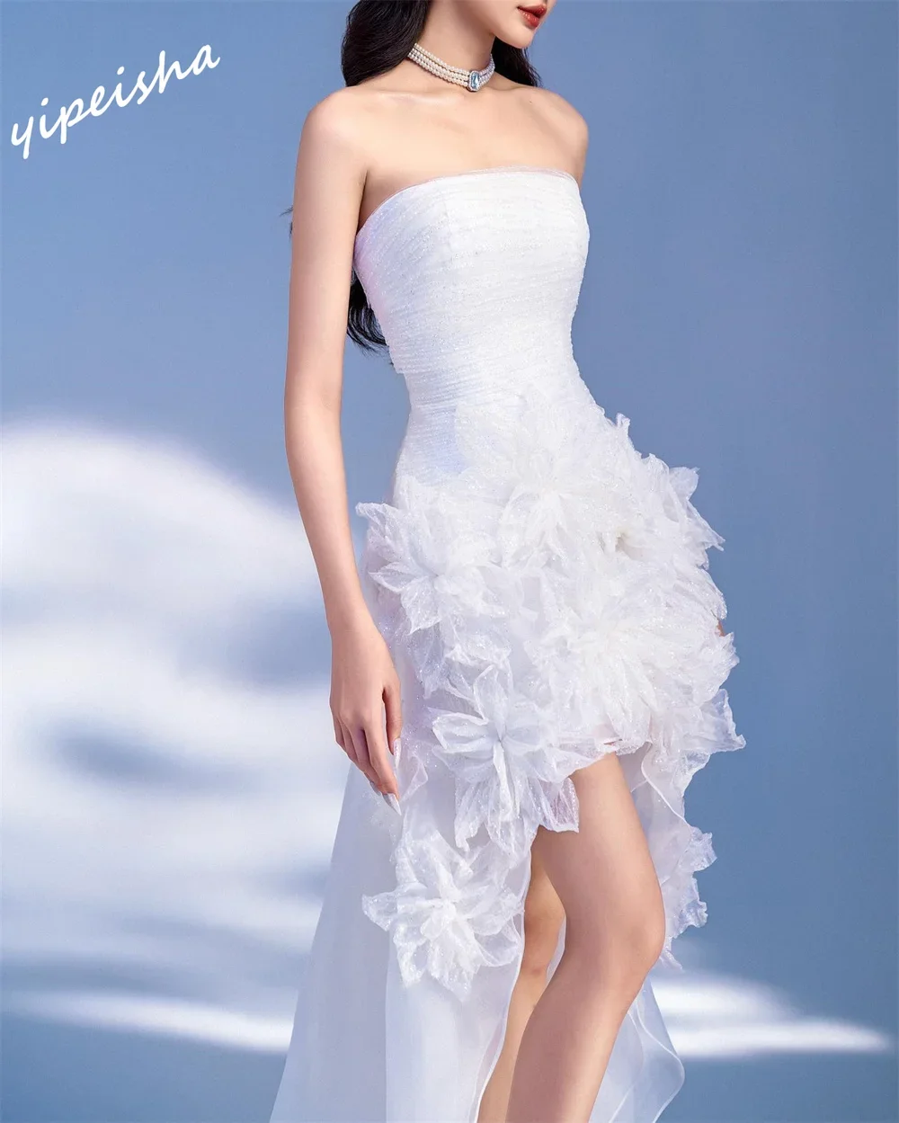 Aangepaste prachtige moderne stijl retro sexy netto handgemaakte bloembal strapless hi-lo jurken galajurken hoge kwaliteit klassieker