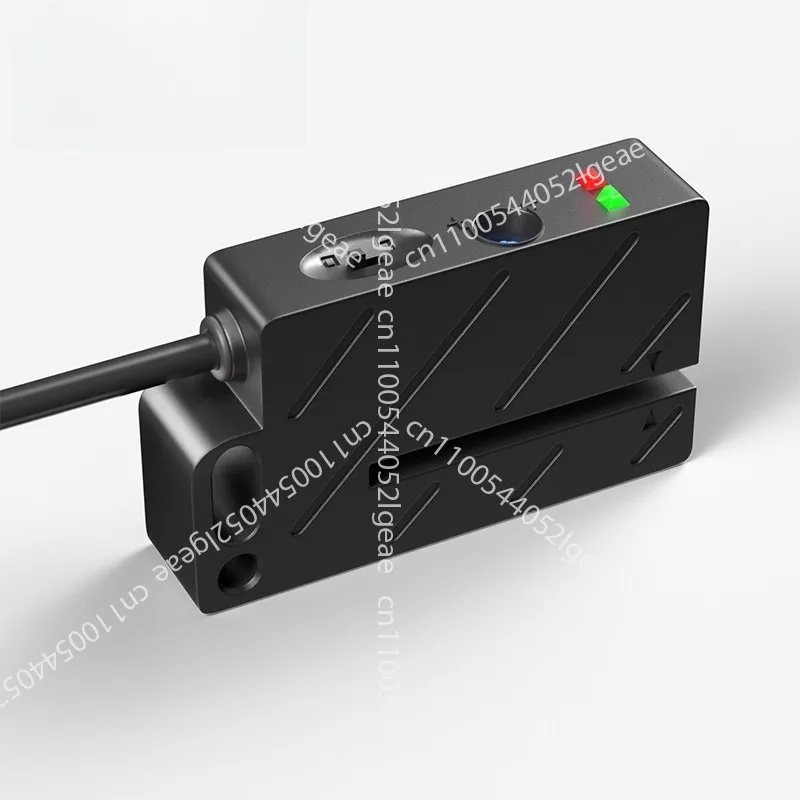 

Labeling machine Label sensor Non-transparent label Electric eye detection Sensor switch