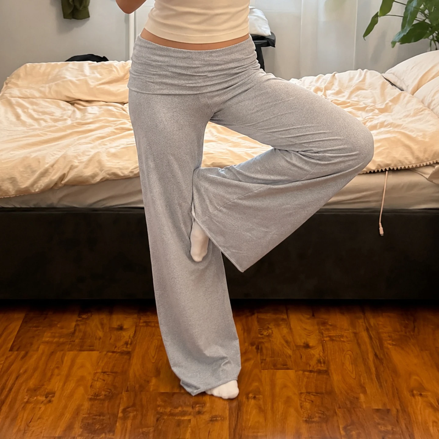 SUCHCUTE Women Y2K Fold Over Waist Wide Leg Pants Solid Knit Loose Flared Trousers Low Rise Casual Streetwear Long Pants Chic