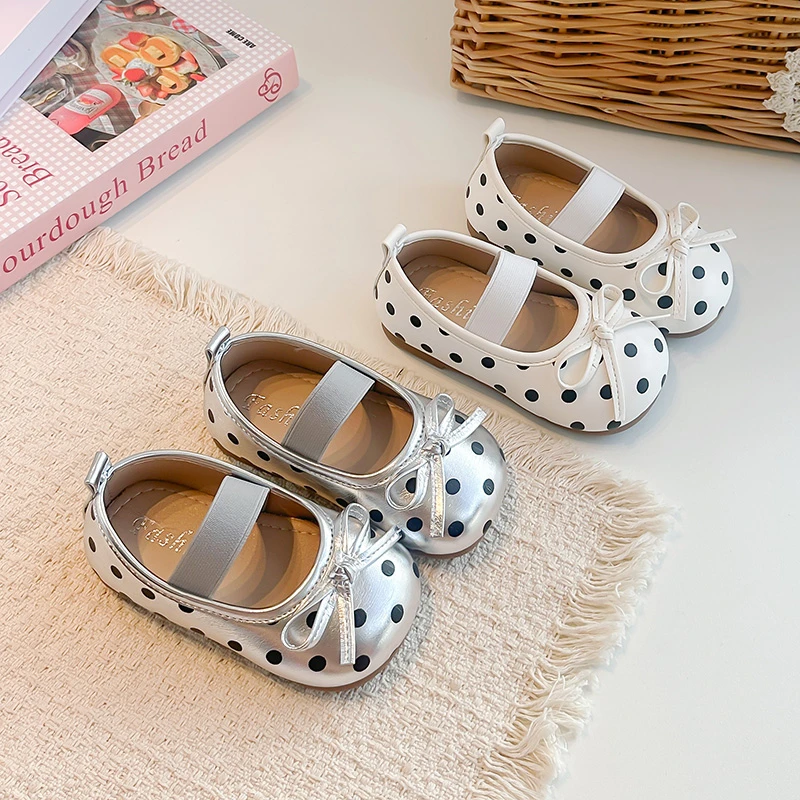 

2026 New Girls Polka Dot Ballet Flats Cute Bow Vintage Kids Party Dress Shoes Elegant Non-Slip Children Princess Leather Shoes