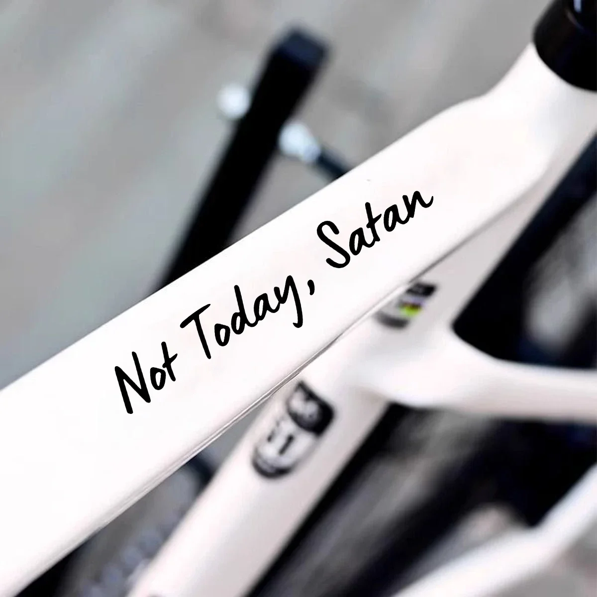 

Крутая виниловая наклейка на бак мотоцикла, водонепроницаемая светоотражающая наклейка для шлема и декора автомобиля