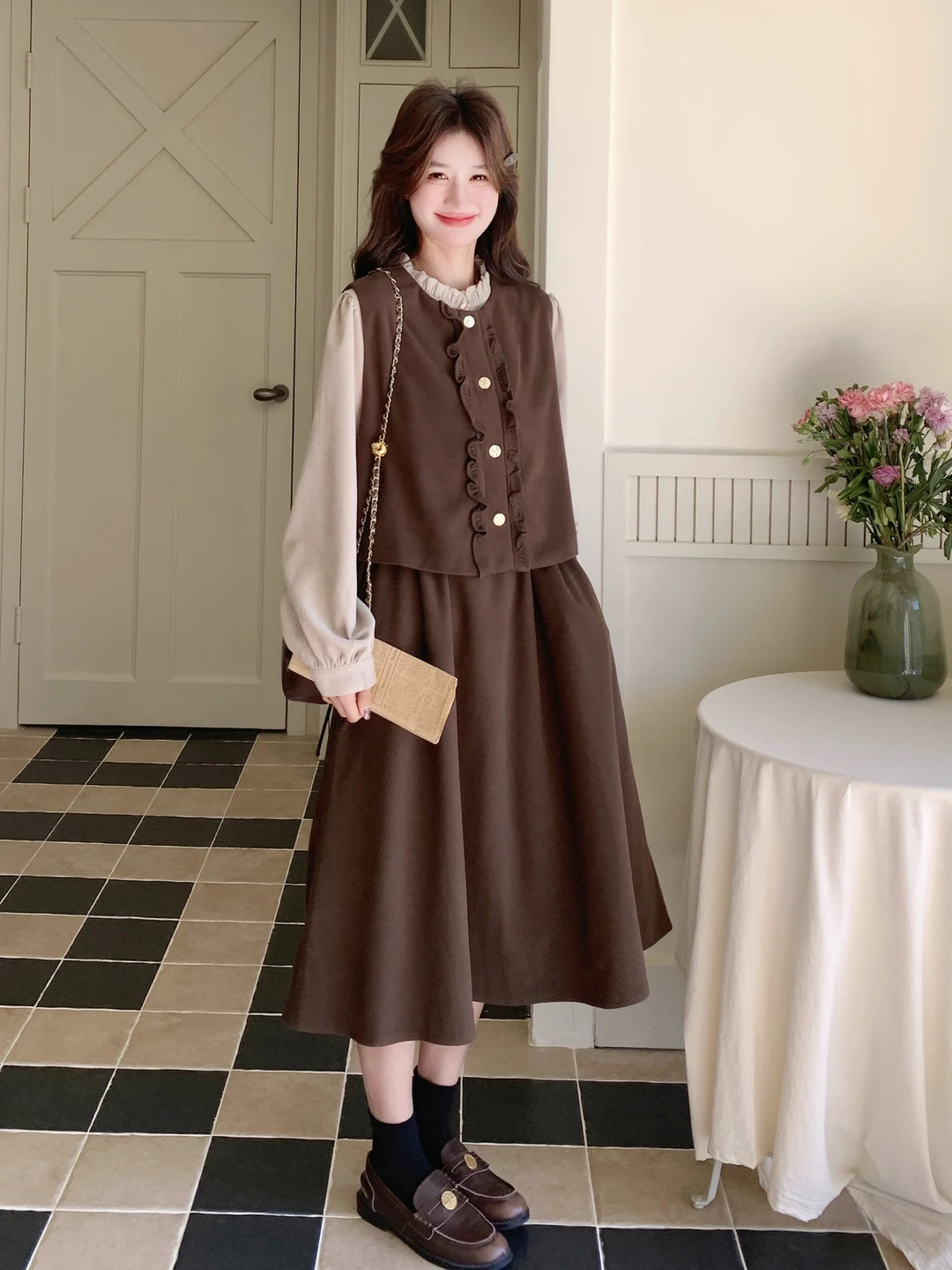 

Ретро-комплект с кружевным воротником и жилетом, женский, весна 2026, новый, нежный, из двух предметов, художественный стиль, с завышенной талией, свободный крой