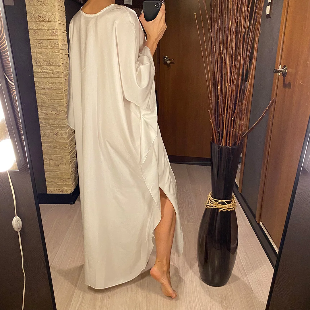 Langes Kleid im Stil einer griechischen Göttin, Tunika mit Fledermausärmeln, Strandkleid, Strandtuch, Strandmode, Kaftan, Maxikleid V4427 – Detail 9