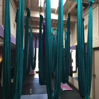 Juego de columpio de yoga de seda aérea L: 5 m de ancho: 2,8 m - Juego de hamaca aérea de yoga para vuelo antigravedad, adecuado para fitness, baile, incluye ganchos, correas ajustables