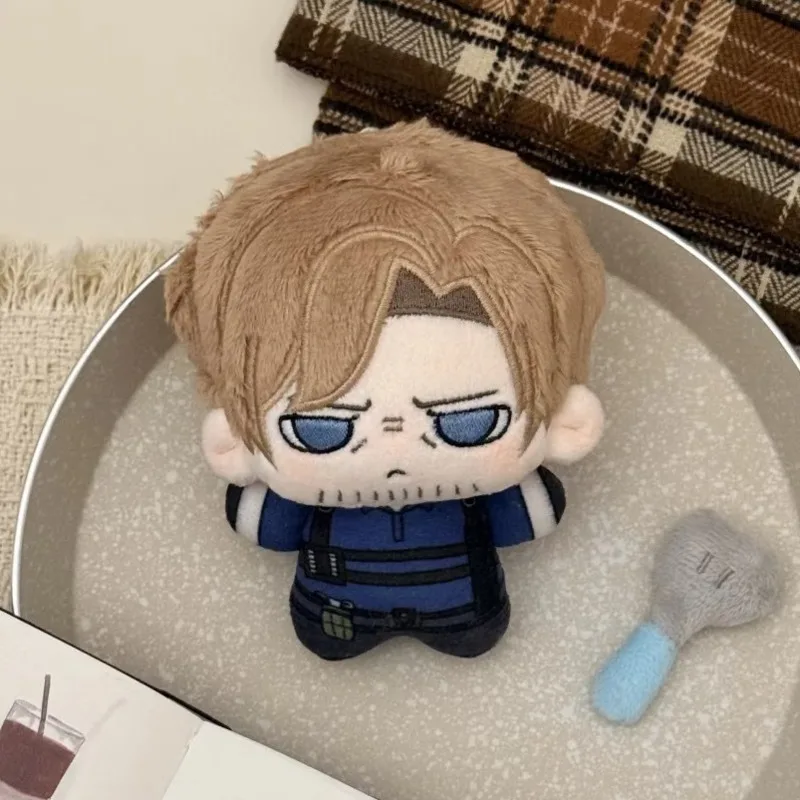 

Новая плюшевая кукла Леона из Resident Evil, 10 см, для косплея, милая хлопковая игрушка, кавайная плюшевая кукла, мягкая игрушка, подарок для детей