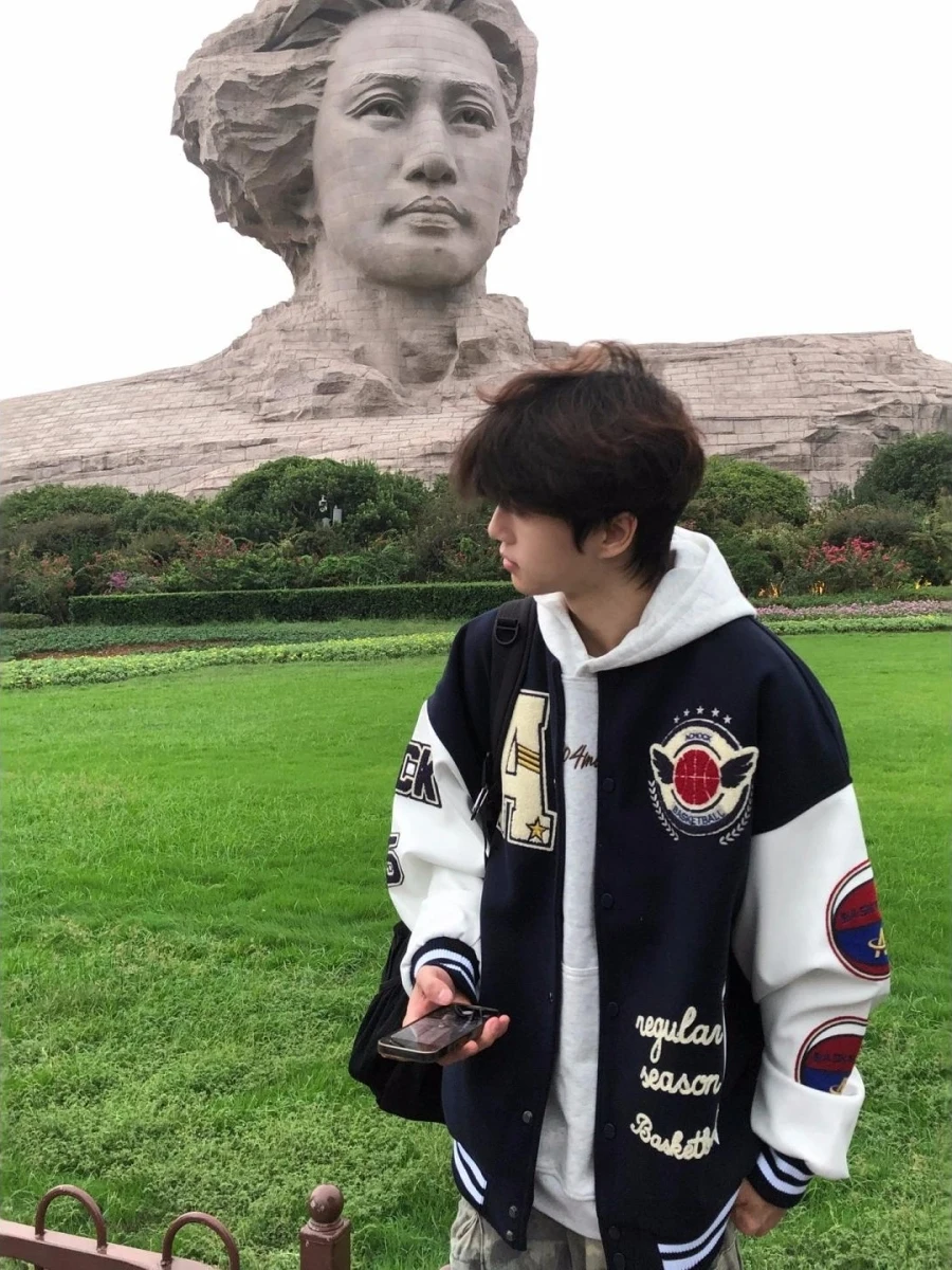 

Мужская бейсбольная куртка свободного кроя American Sle, осенне-зимняя верхняя одежда с вышитыми надписями, высококачественное ощущение пары...