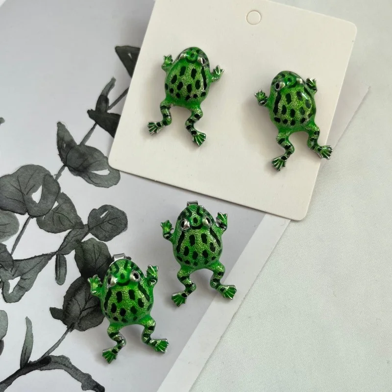 New Personality Funny Green Frog Toad Stud Earrings Exaggerated Cute Cartoon Metal Animal Earrings For Women Party Jewelry